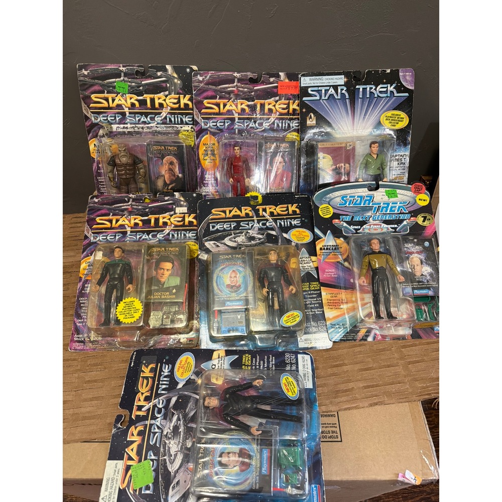 Star Trek Playmates Action Figure Lot of 7 DS9 TNG Picard Q Bashir Morn Barclay